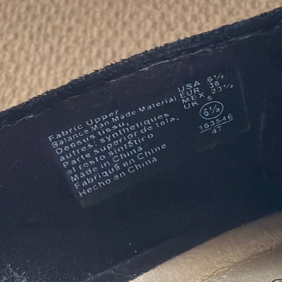 Woman’s Fioni size 6.5 Black Velvet Flat Dress Shoes LN - Picture 3 of 5